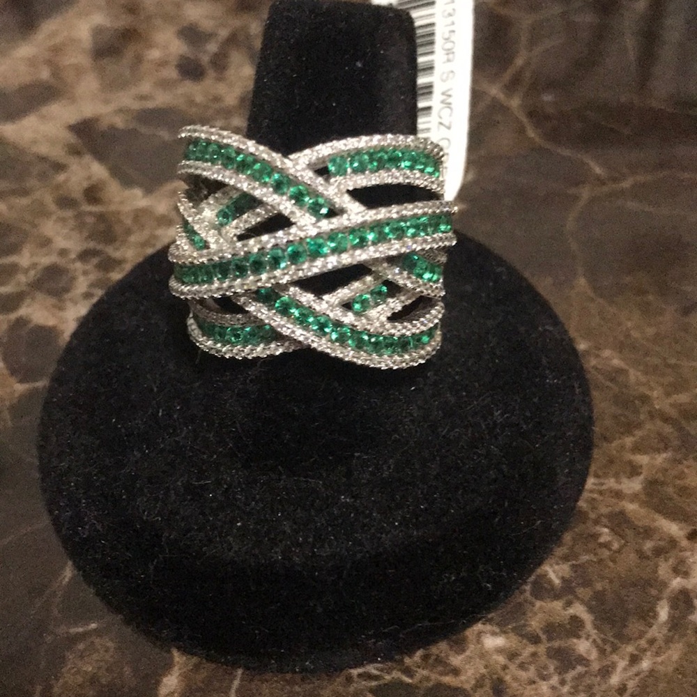 Fashion ring
